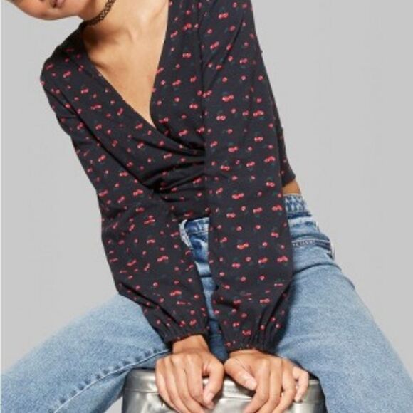 FIVESEVENTYFIVE cropped V-neck long sleeve blouse - Picture 12 of 12